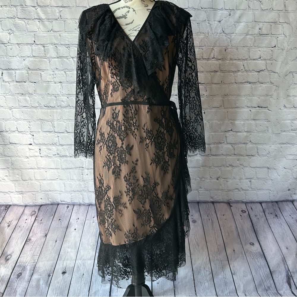 Preowned_Elegant Black Lace Wrap Dress